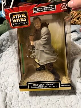 Star Wars Episode I Qui-Gon Jinn Character Collectible - Beige Robe, Brown